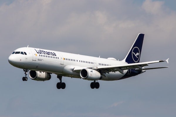 lufthansa plane